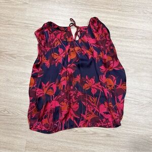 H&M Red Sleeveless Tie Front Blouse